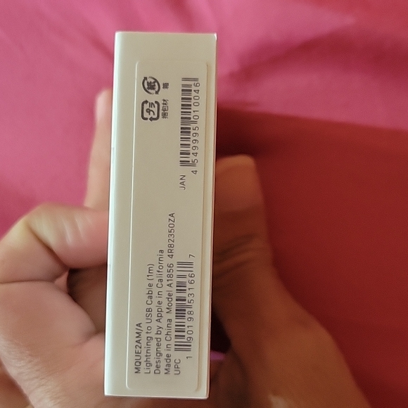 Apple Lighting to USB Cable 1m... NWT - Picture 4 of 4